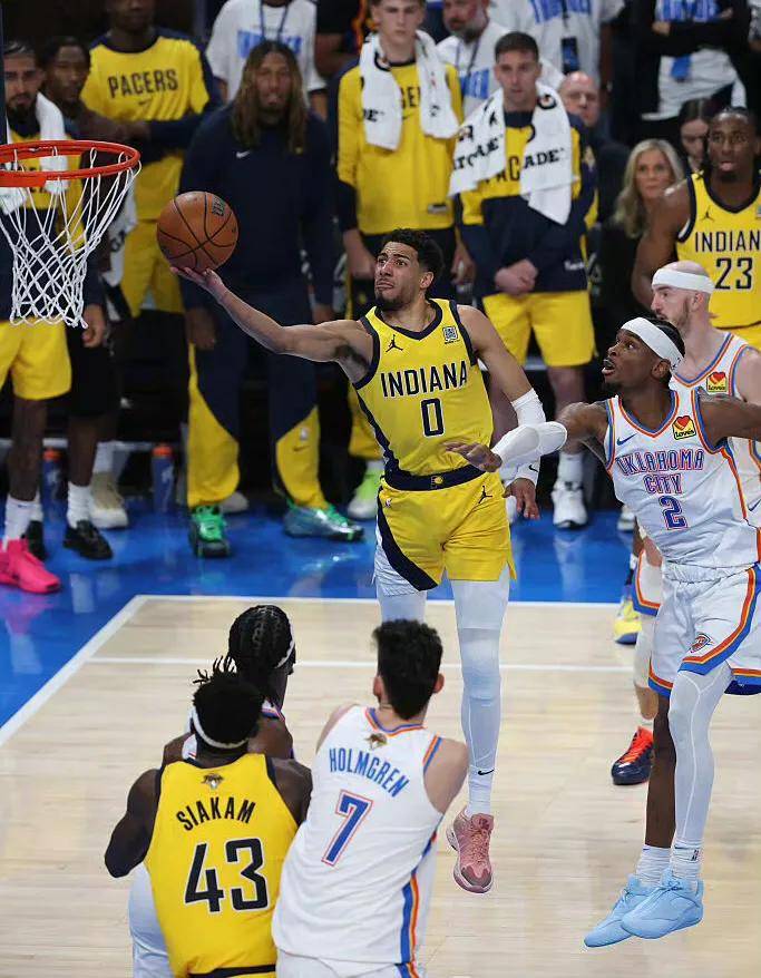 包含卡鲁索以75+%命中率砍下至少20分5断NBA历史第二人！的词条
