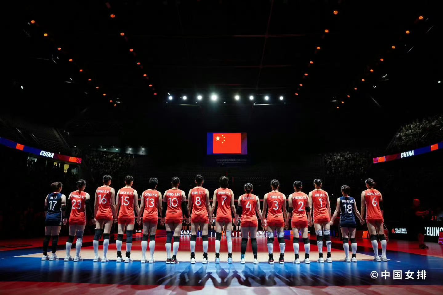 安博体育-世联赛-中国女排升至第6日意土5连胜列前3的简单介绍