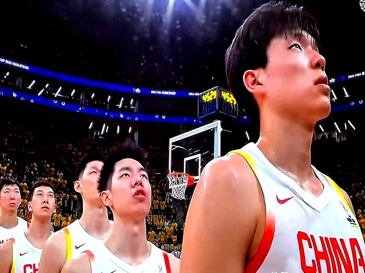 难绷！中国男篮出现23次失误全队只有9次助攻(放弃了中国国籍难恢复吗)
